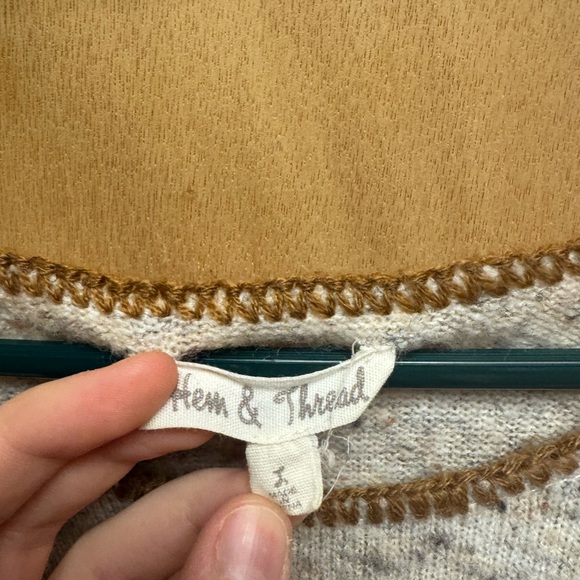 HEM & THREAD tan speckled sweater size L - Picture 2 of 5